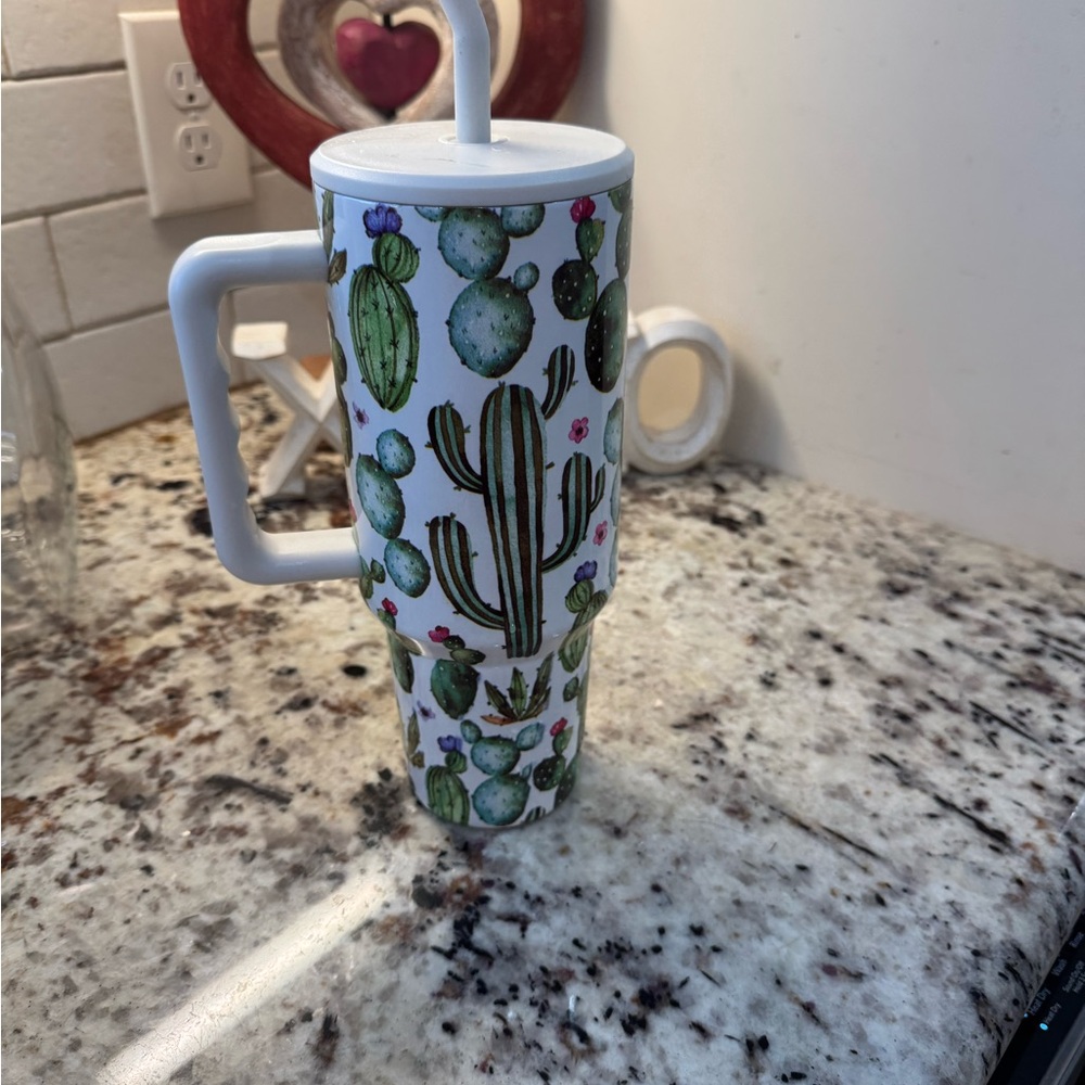 Cactus Print White 40 ounce Travel Mug